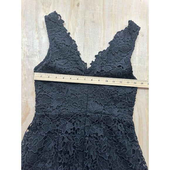 ASTR The Label lace dress midi Black Eyelet Cut Out Sleeveless Little M Flowy - Picture 5 of 5